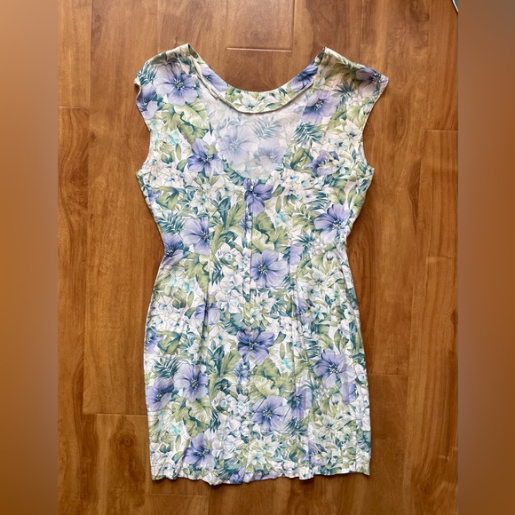 Feminine Floral Print Vintage 1990's 'Fairweather' Scoop Back Mini Dress - Picture 5 of 10
